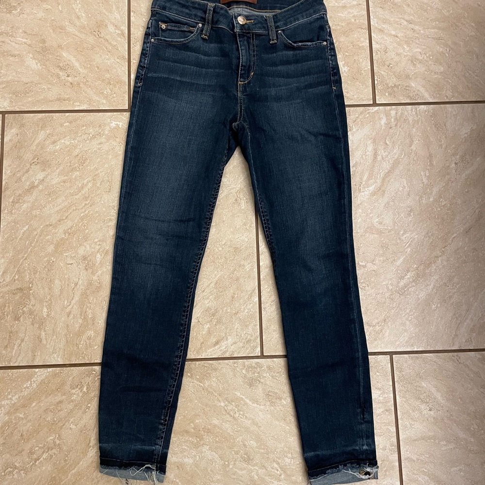 Joe’s Jeans “The Markie” skinny crop size 27